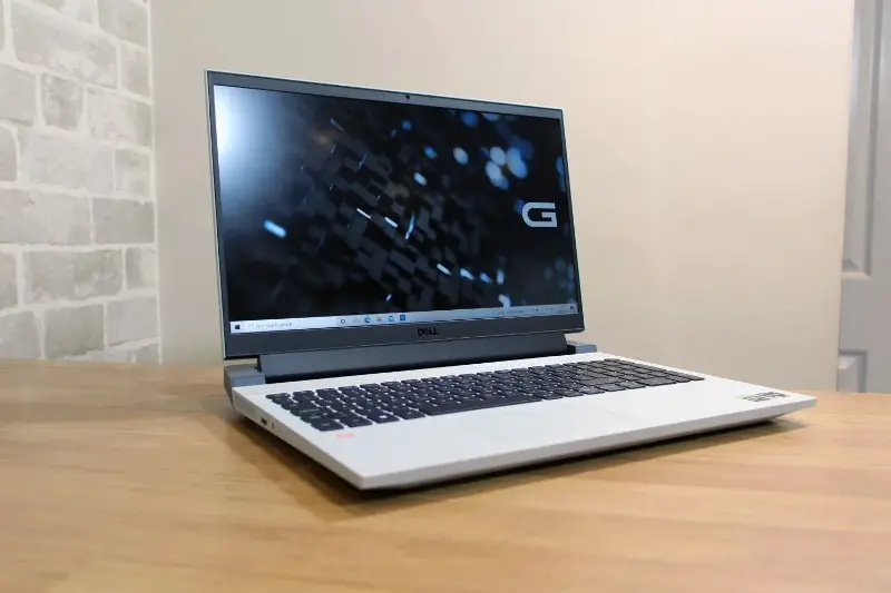 Dell G15 laptop screen display and keyboard